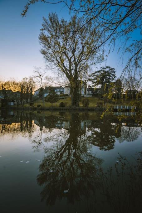 Le Chalet Du Bout Du Monde, En Bord De Riviere ! Grez-sur-Loing 外观 照片